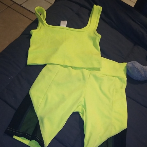 Clothes - Picture 12 of 16